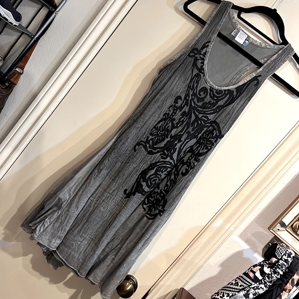 Ladies T-shirt dress size small sleeveless grey with black design lightweight